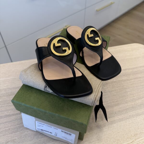 Gucci Blondie Thong Sandals Black 37