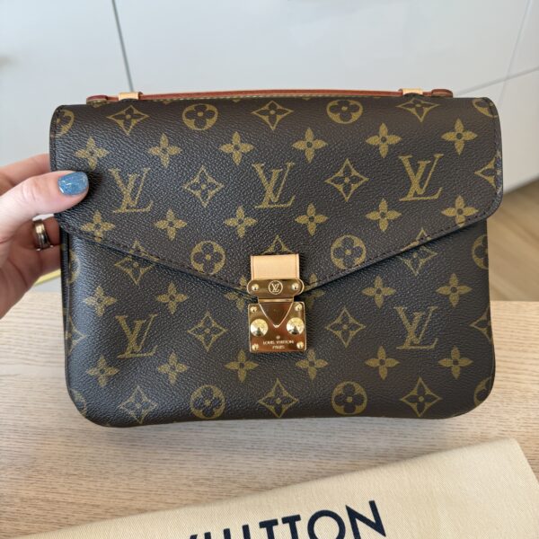 Louis Vuitton Monogram Pochette Metis