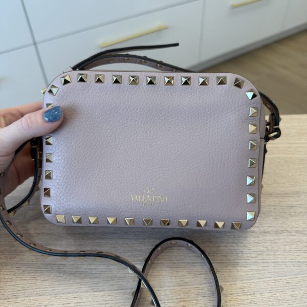 VALENTINO GARAVANI Pebbled Calfskin Rockstud Camera Crossbody Bag
