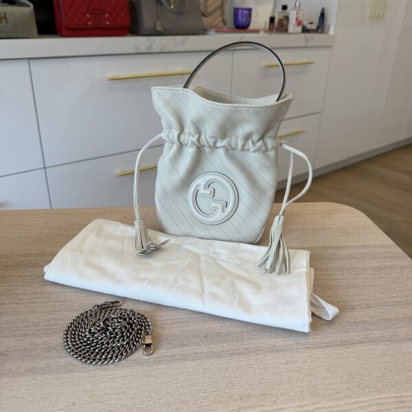 Gucci Blondie NM Bucket Bag Diagonal Quilted Leather Mini White