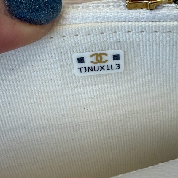 Chanel Caviar Quilted Pocket Twins Clutch With Chain White