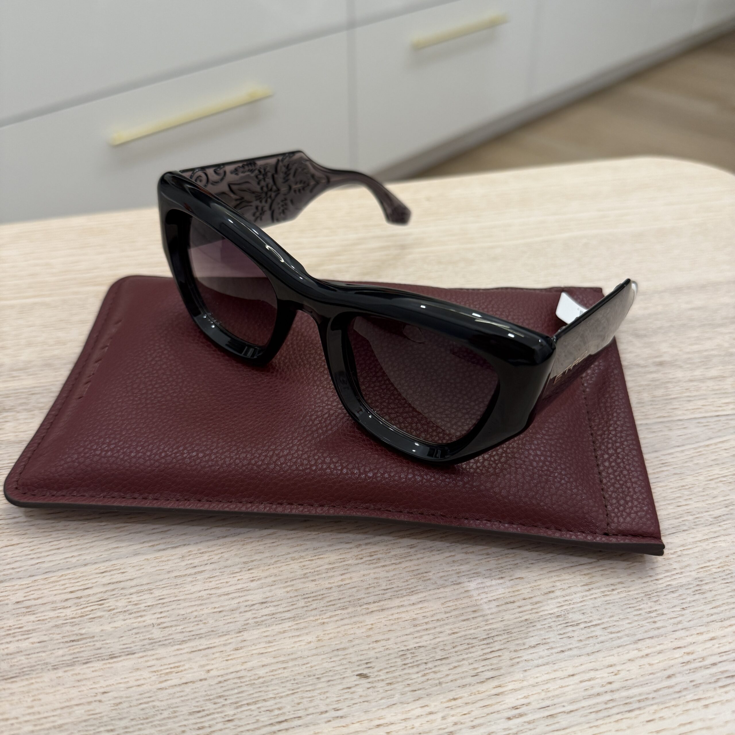 Etro Logo-engraved Cat-eye Sunglasses
