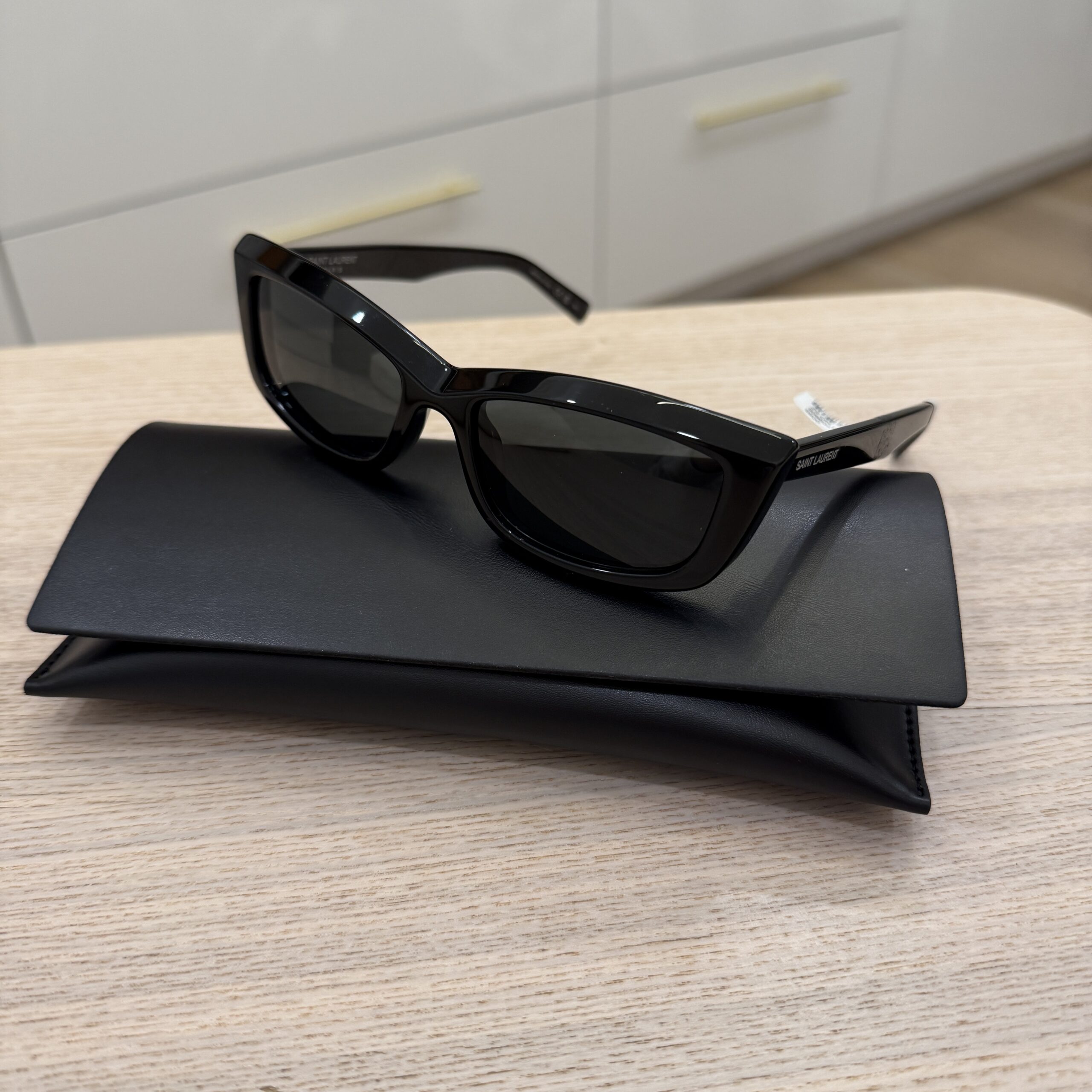 SAINT LAURENT Logo Acetate Cat-Eye Sunglasses SHINY SOLID BLACK