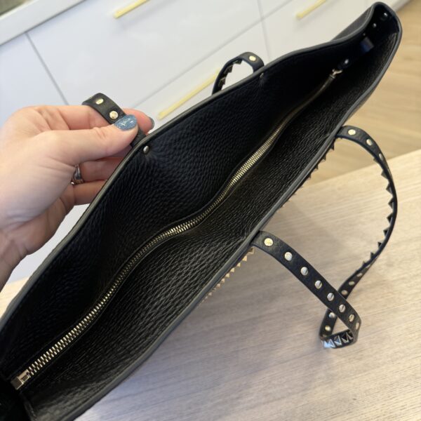 Valentino Garavani Rockstud Shopping Bag in Grainy Calfskin Black