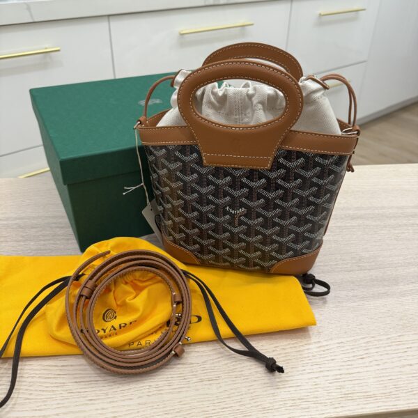 Goyard Beluga Mini Bag Black and Tan