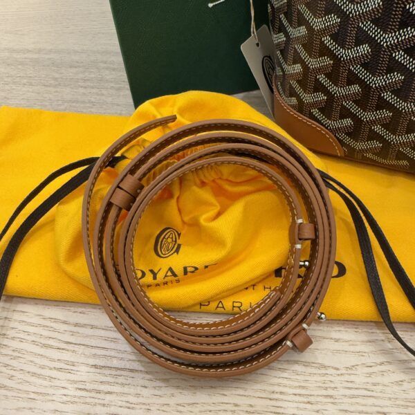 Goyard Beluga Mini Bag Black and Tan