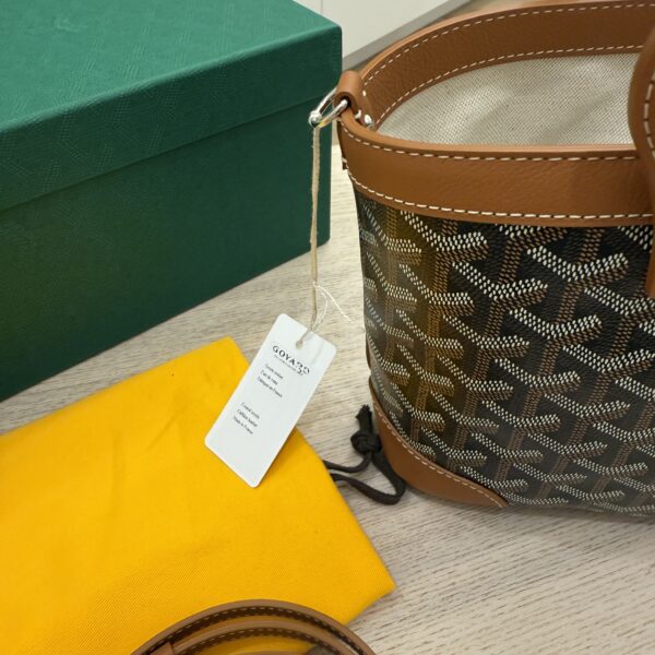 Goyard Beluga Mini Bag Black and Tan