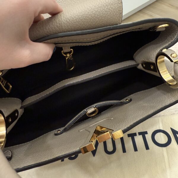 Louis Vuitton Taurillon Capucines MM