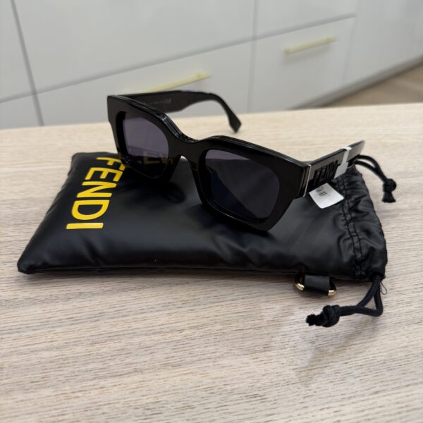 Fendi Signature Sunglasses Black