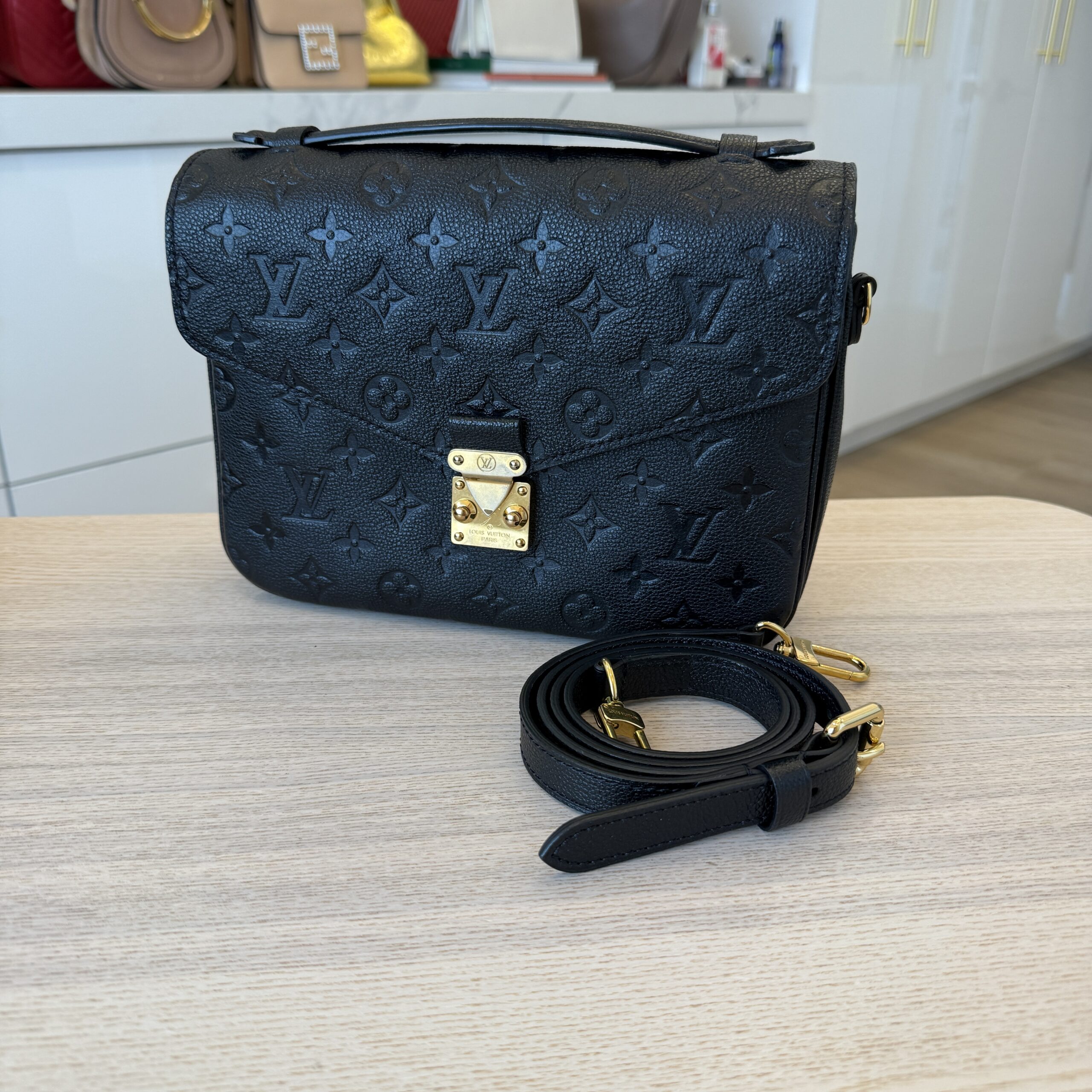 Louis Vuitton Empreinte Pochette Metis Noir