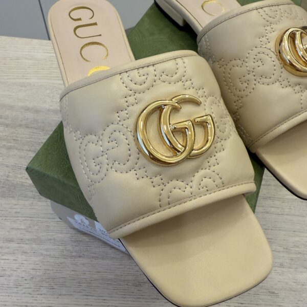 Gucci Nappa GG Matelasse GG Marmont Flat Slide Sandals 37.5 Naturale