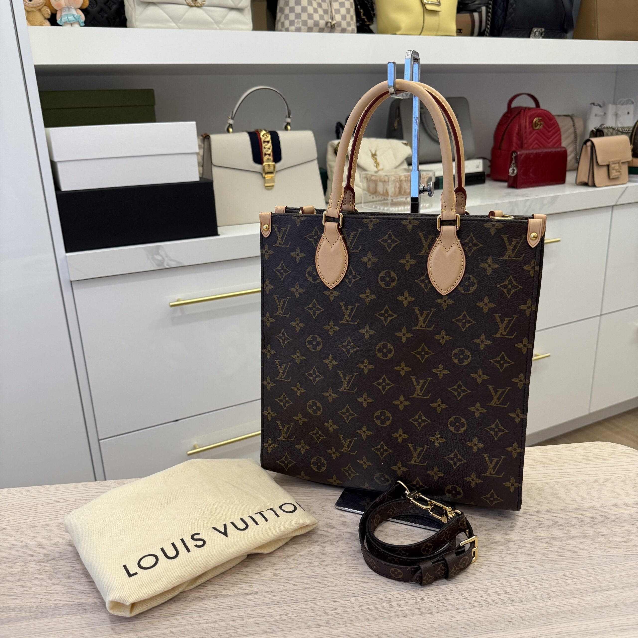 Louis Vuitton Monogram Sac Plat PM