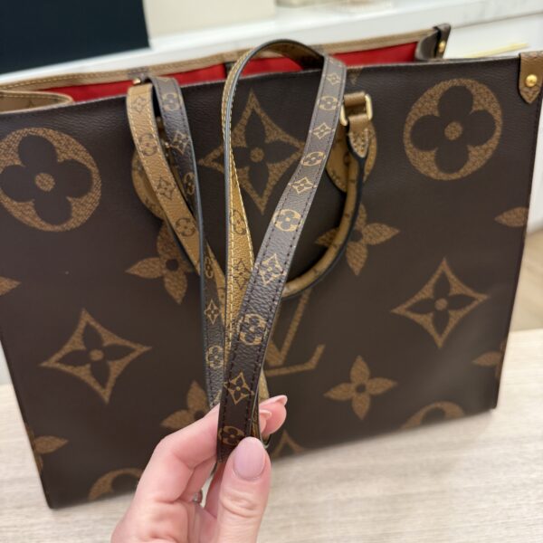 Louis Vuitton Reverse Monogram Giant Onthego GM