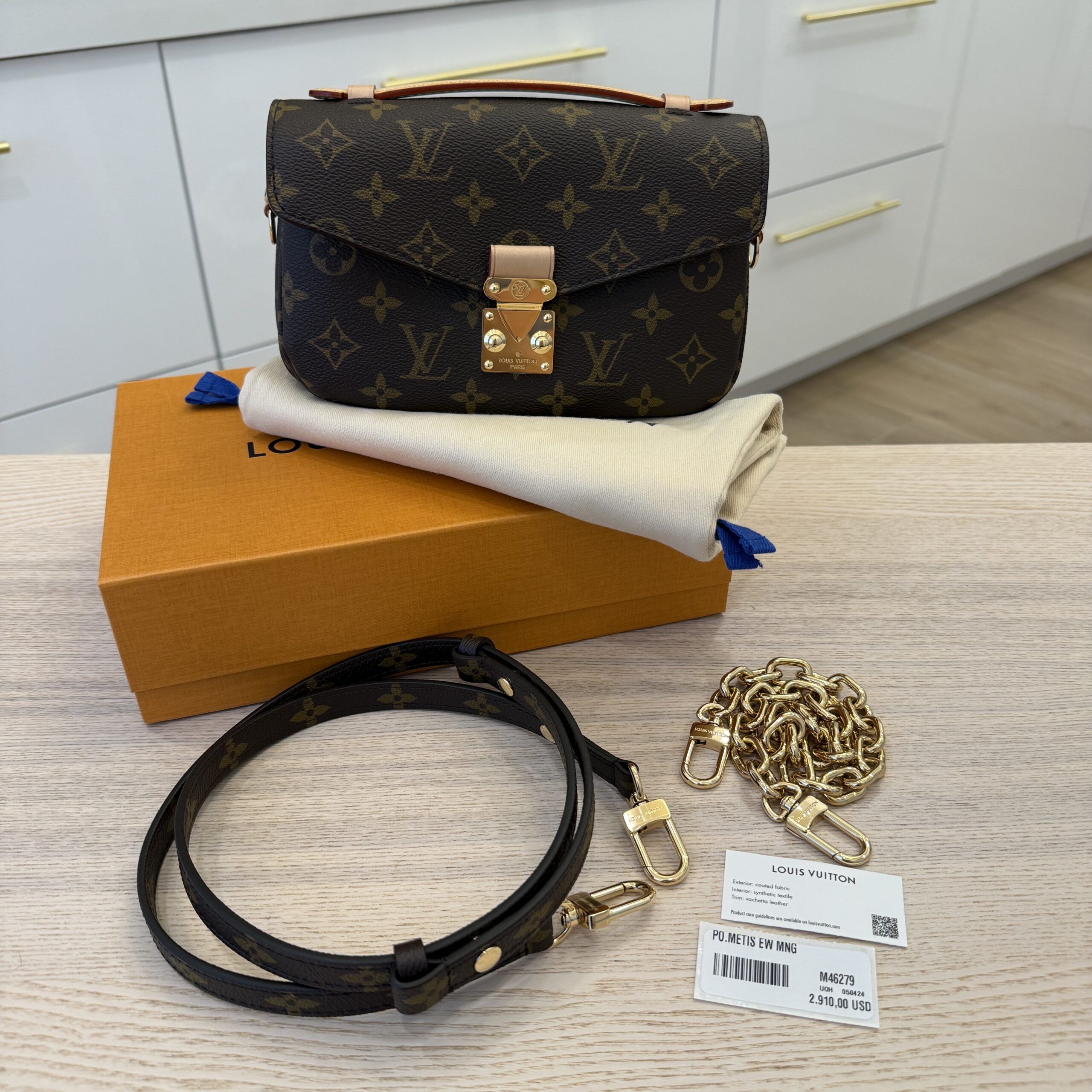 Louis Vuitton Monogram Pochette Métis East West