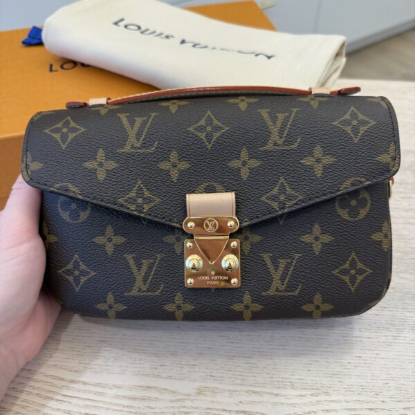 Louis Vuitton Monogram Pochette Métis East West