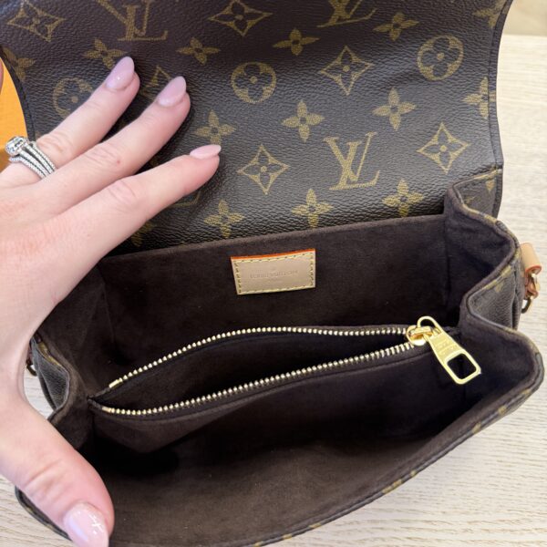 Louis Vuitton Monogram Pochette Métis East West