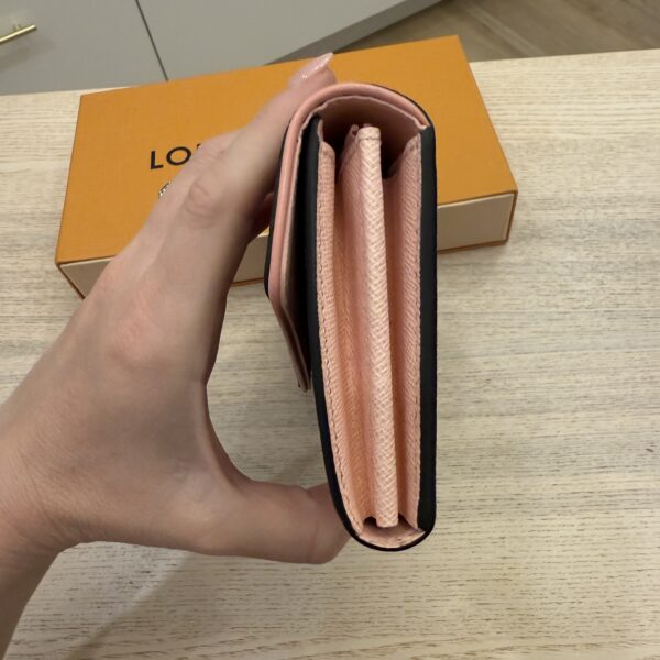 Louis Vuitton Monogram Fall For You Sarah Wallet Black