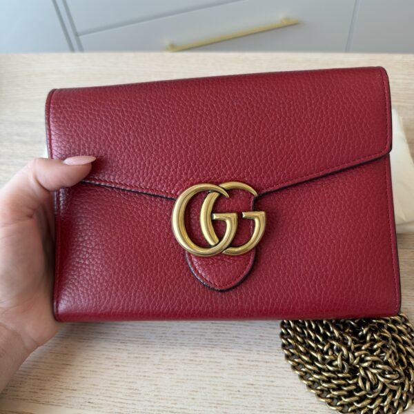 Gucci Calfskin GG Marmont Chain Wallet Vulcanic Red