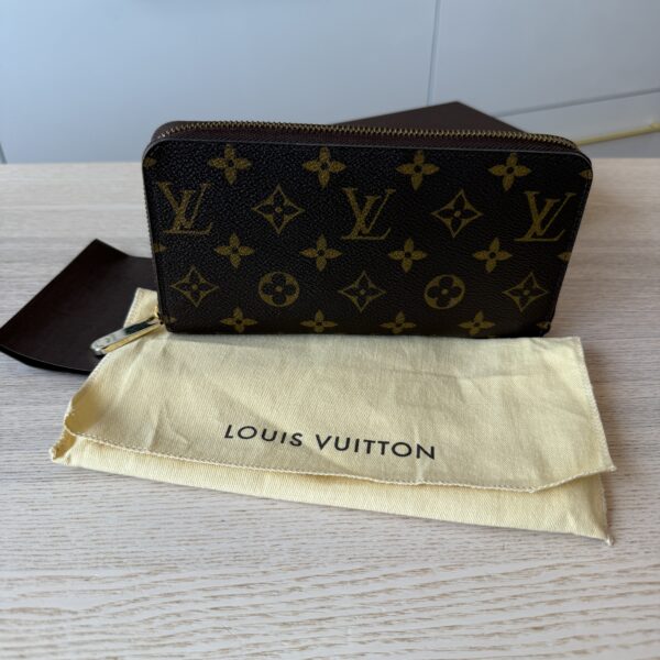 Louis Vuitton Monogram Zippy Wallet