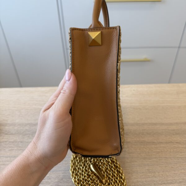 VALENTINO GARAVANI Raffia Vlogo Top Handle Bag Naturale