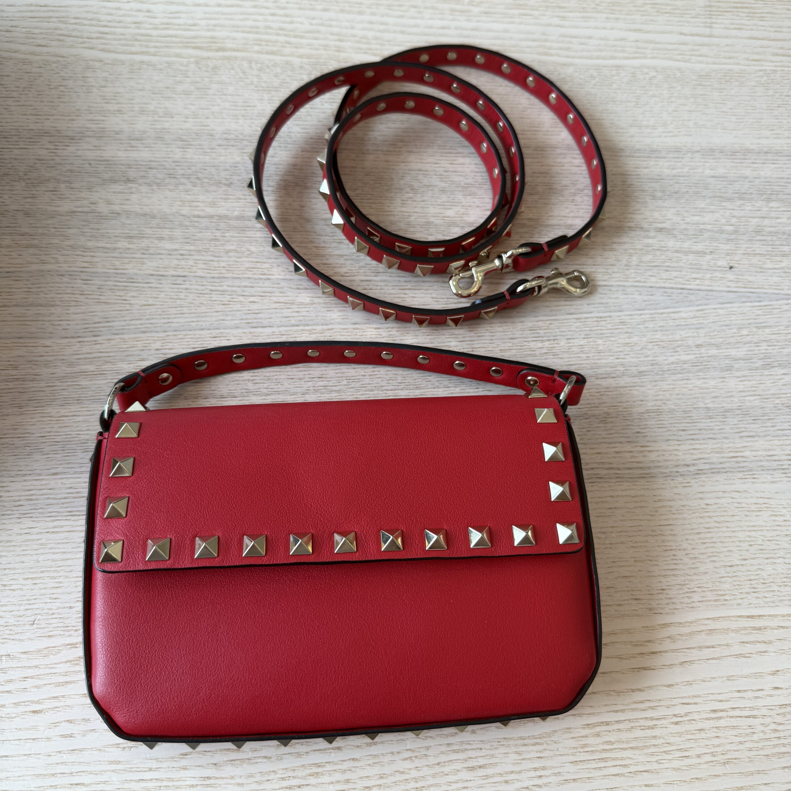 Valentino Rockstud Grainy Calfskin Pouch Red