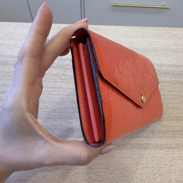 Louis Vuitton Monogram Vernis Sarah Wallet Rose Lichee