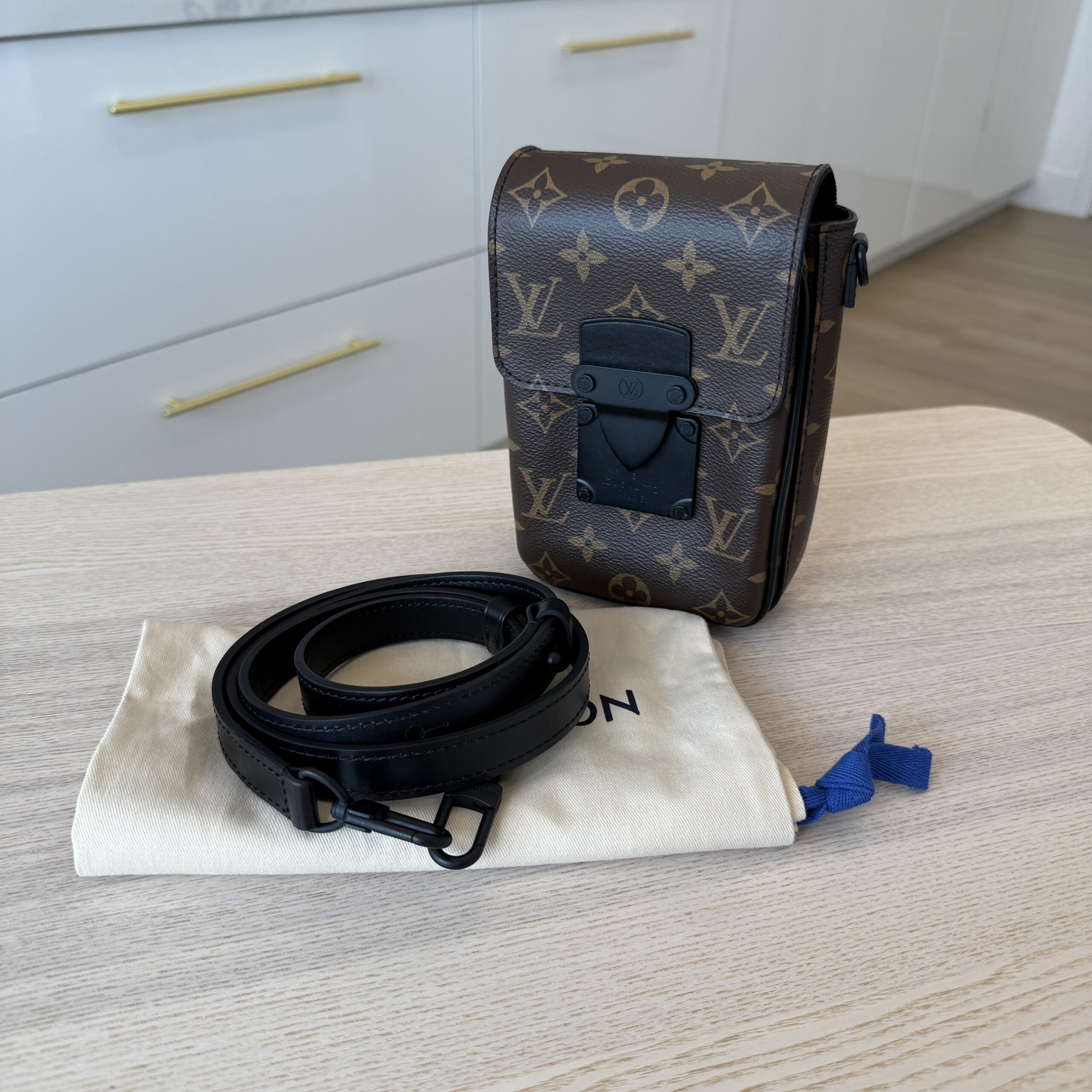Louis Vuitton Monogram S Lock Vertical Wearable Wallet