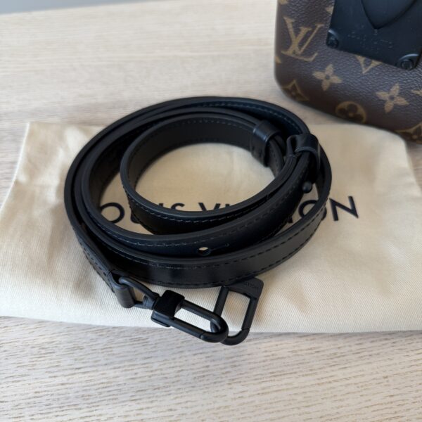 Louis Vuitton Monogram S Lock Vertical Wearable Wallet