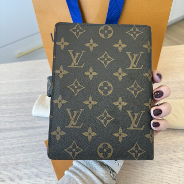 Louis Vuitton Medium Ring Agenda Cover MM