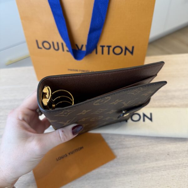 Louis Vuitton Medium Ring Agenda Cover MM