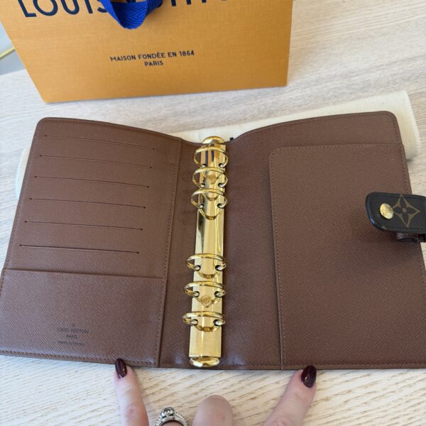 Louis Vuitton Medium Ring Agenda Cover MM