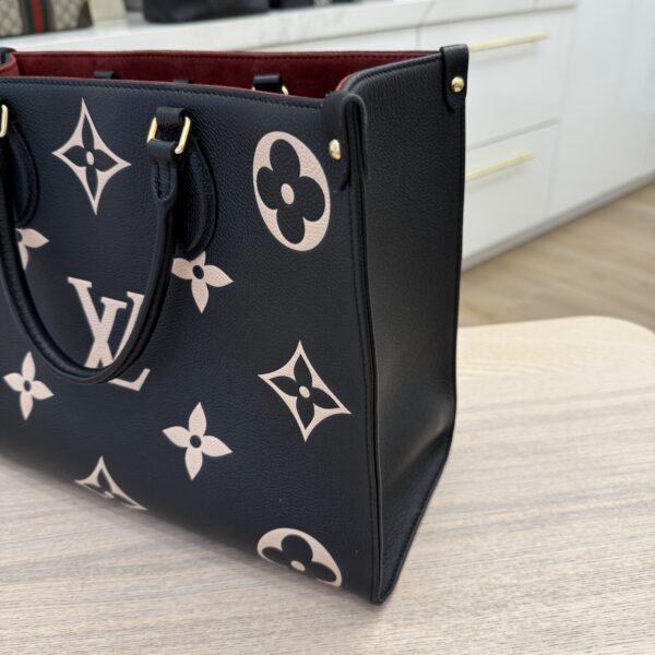 Louis Vuitton Empreinte Monogram Giant Onthego MM Black and Creme