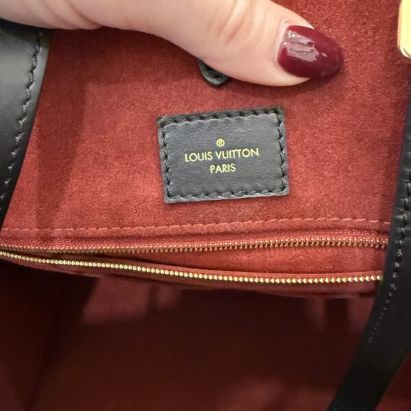 Louis Vuitton Empreinte Monogram Giant Onthego MM Black and Creme