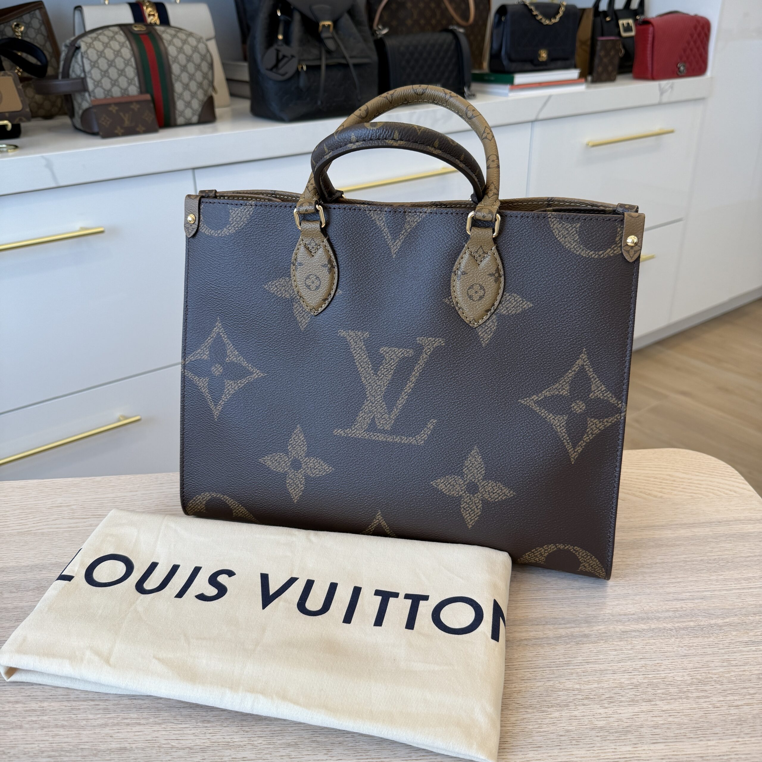 Louis Vuitton Reverse Monogram Giant Onthego MM