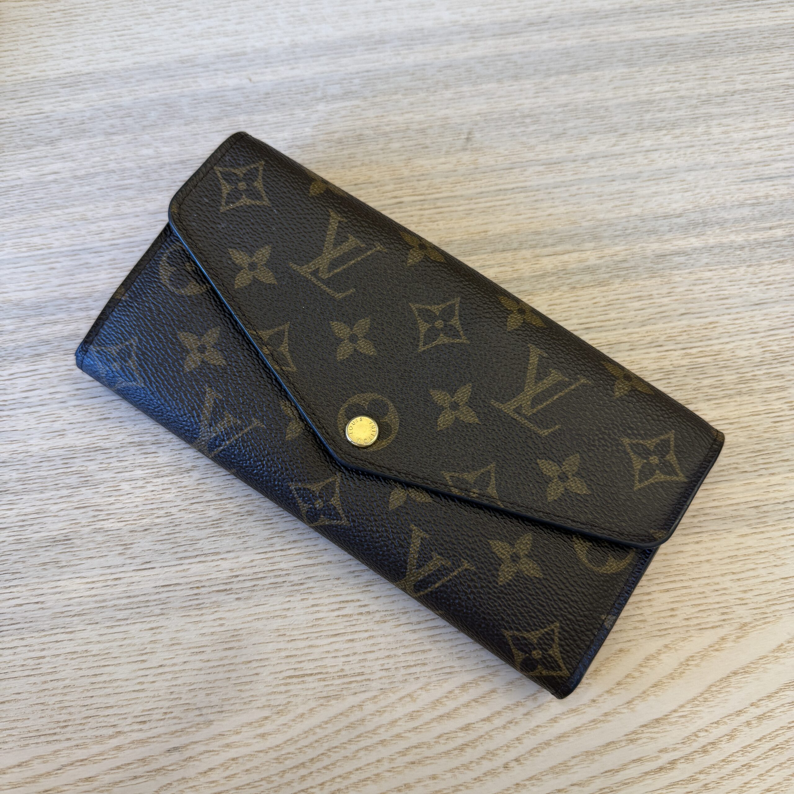 Louis Vuitton Monogram Sarah Wallet