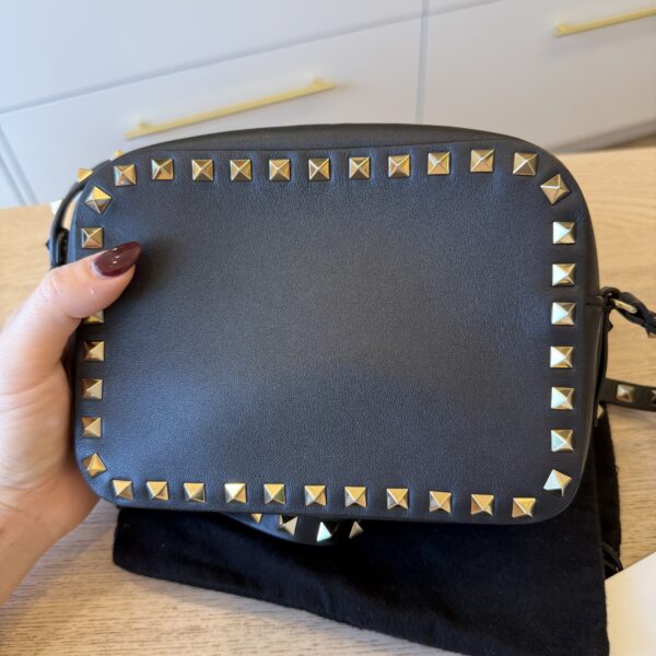 VALENTINO GARAVANI Pebbled Calfskin Rockstud Camera Crossbody Bag Black