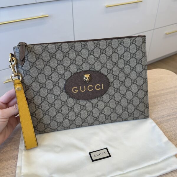 Gucci GG Supreme Monogram Neo Vintage Zip Wristlet Pouch Beige New Acero Crop