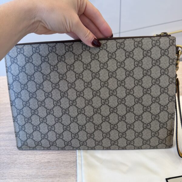 Gucci GG Supreme Monogram Neo Vintage Zip Wristlet Pouch Beige New Acero Crop