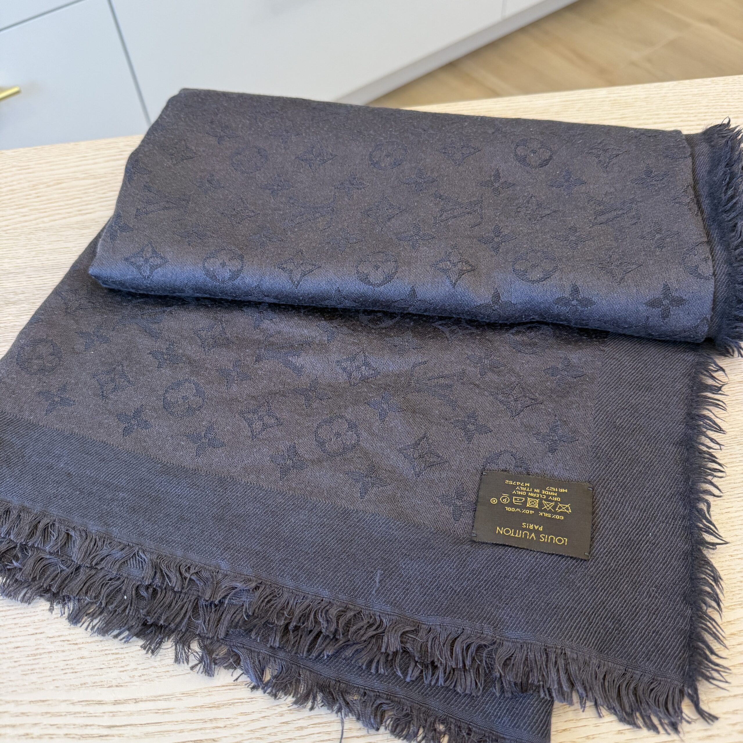 Louis Vuitton Monogram Classic Shawl
