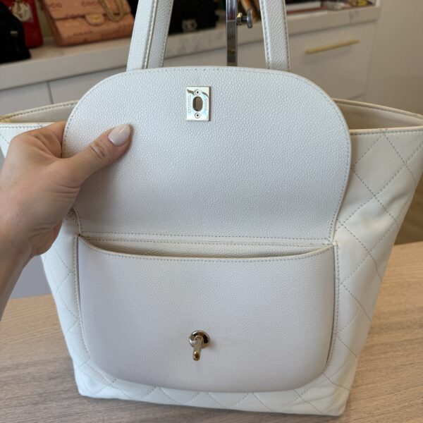 Chanel Caviar Off White Daily Round Tote