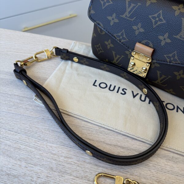 Louis Vuitton Monogram Pochette Métis East West