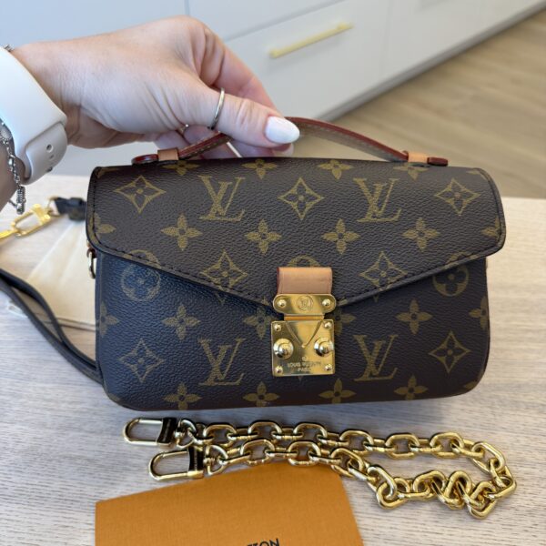 Louis Vuitton Monogram Pochette Métis East West