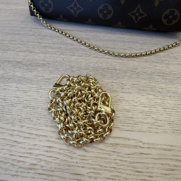 Louis Vuitton Monogram Pallas Clutch Black