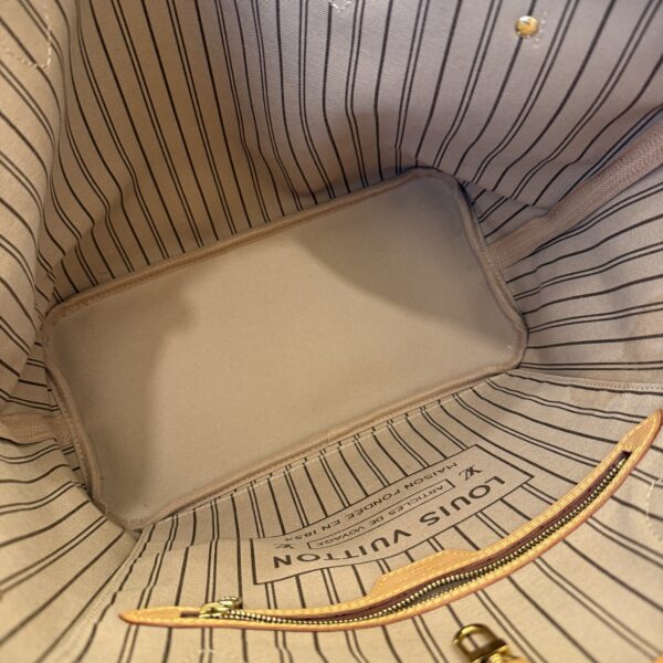 Louis Vuitton Monogram Neverfull MM Beige