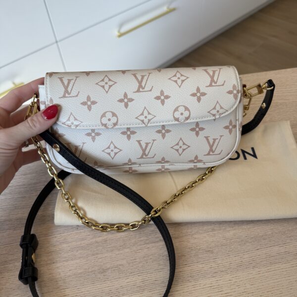 Louis Vuitton Monogram Dune Ivy Wallet On Chain