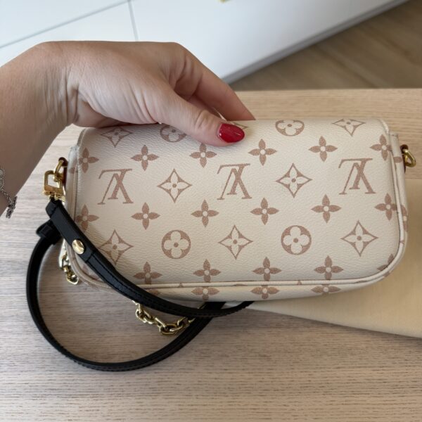 Louis Vuitton Monogram Dune Ivy Wallet On Chain