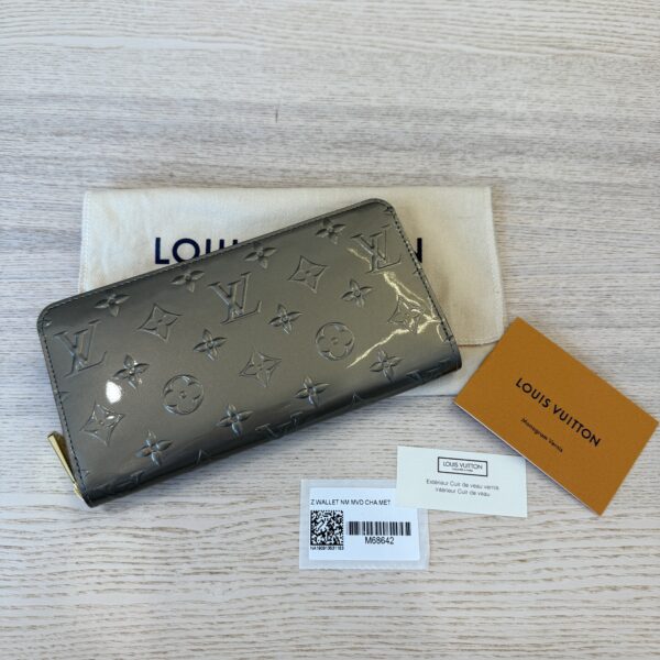Louis Vuitton Limited Edition Monogram Vernis Zippy Wallet