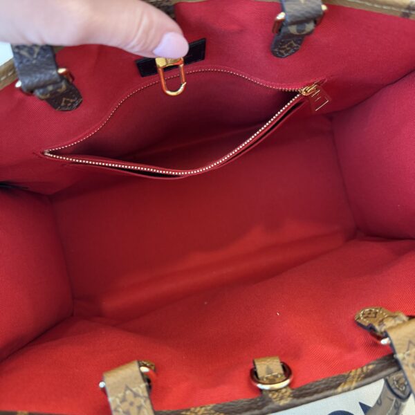 Louis Vuitton Monogram Reverse Giant Onthego MM