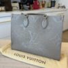 Louis Vuitton Empreinte Monogram Giant Onthego MM Tourterelle