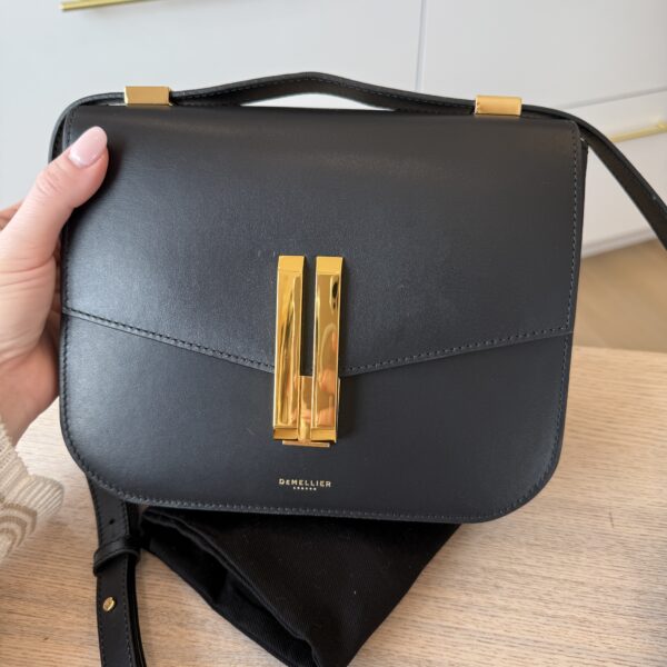 DeMellier The Vancouver Black